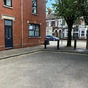 Ninian Park Road Holiday home