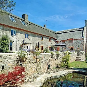 Meadow Lodge
